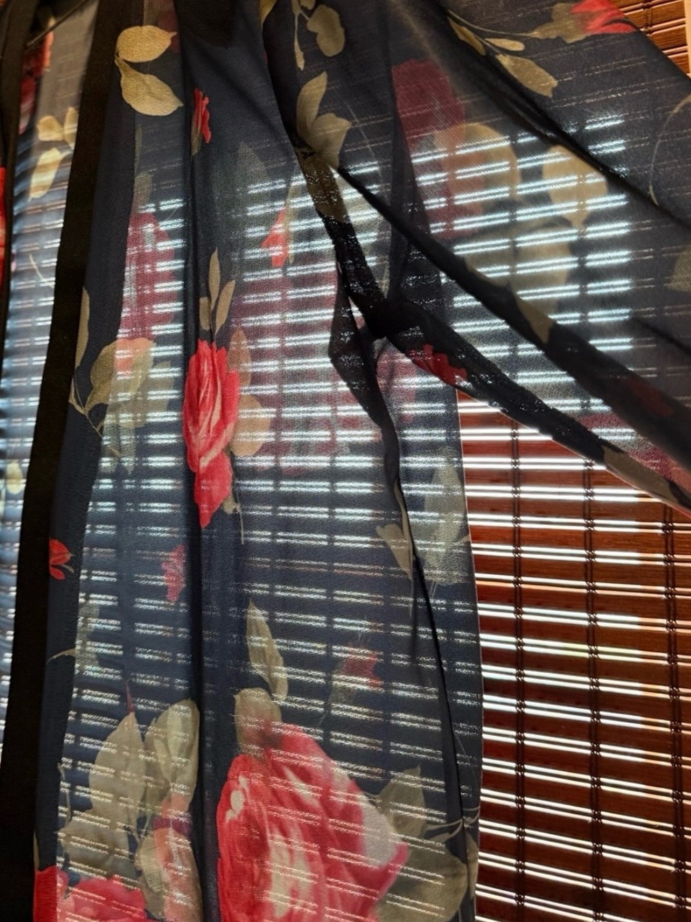 Haband Black Sheer Floral Kimono with Red Roses - Picture 4 of 6